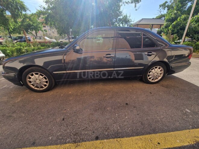 Mercedes E 240-9