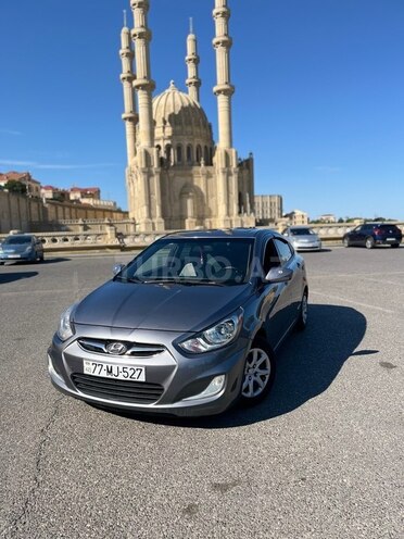 Hyundai Accent 2015, 211,000 km - 1.6 l - Bakı