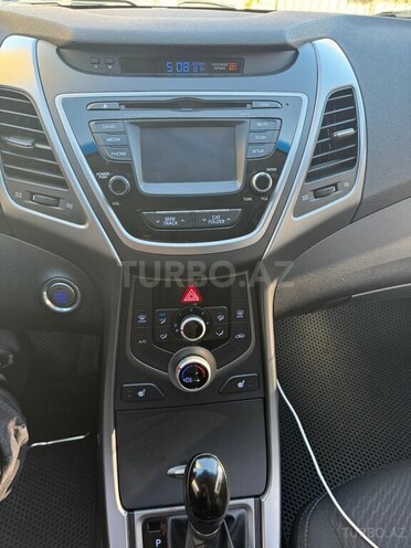 Hyundai Elantra 2015, 220,000 km - 1.8 l - Bakı