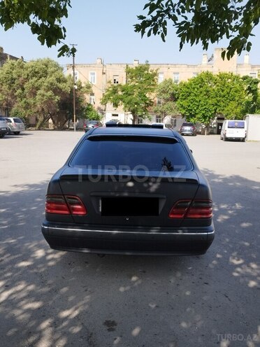 Mercedes E 270 2001, 500,678 km - 2.7 l - Bakı