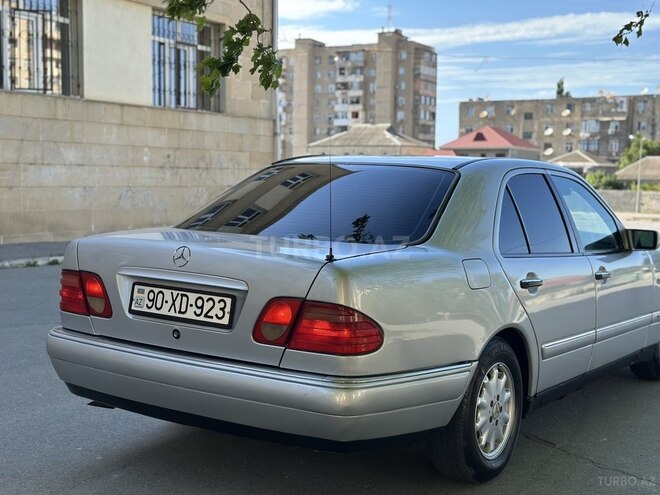 Mercedes E 240 1999, 450,000 km - 2.4 l - Bakı