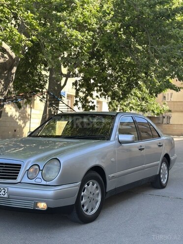 Mercedes E 240 1999, 450,000 km - 2.4 l - Bakı