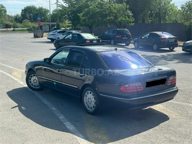 Mercedes E 200 2001, 310,000 km - 2.0 l - Bakı
