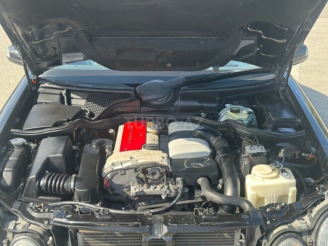 Mercedes E 200 2001, 310,000 km - 2.0 l - Bakı
