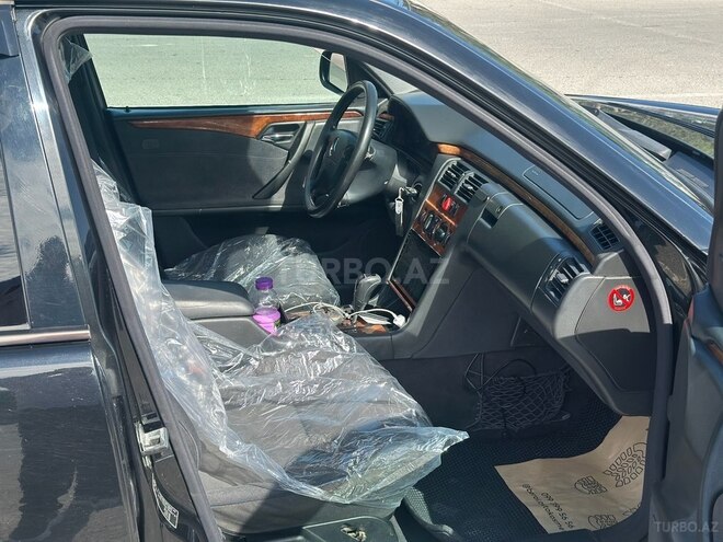 Mercedes E 200 2001, 310,000 km - 2.0 l - Bakı