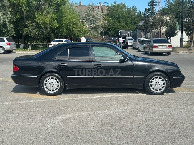 Mercedes E 200 2001, 310,000 km - 2.0 l - Bakı