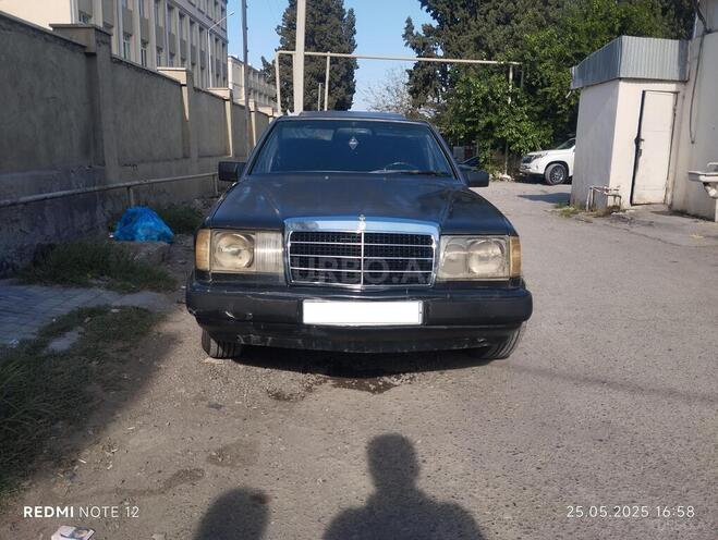 Mercedes E 200 1993, 254,102 km - 2.0 л - Bərdə