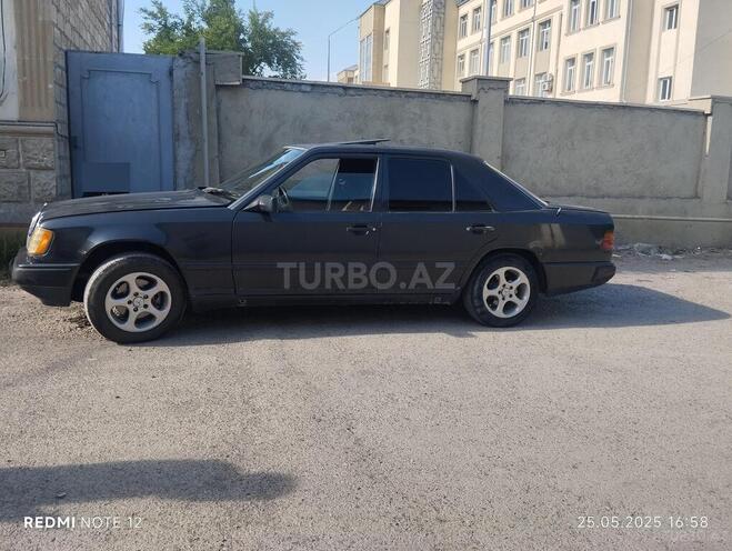 Mercedes E 200 1993, 254,102 km - 2.0 л - Bərdə