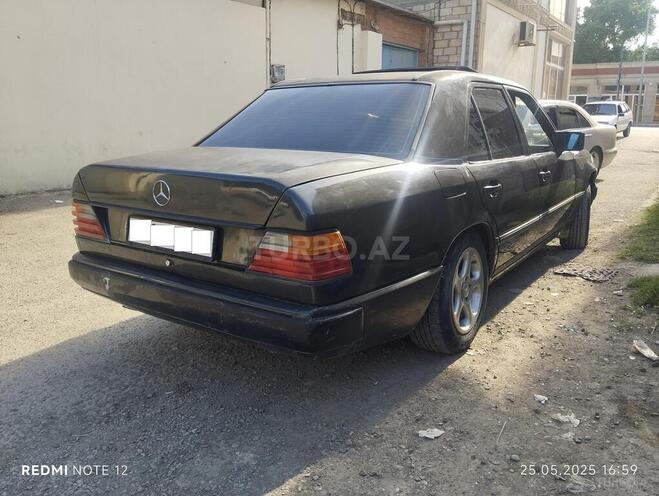 Mercedes E 200 1993, 254,102 km - 2.0 л - Bərdə
