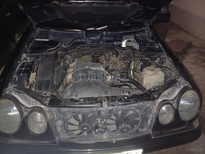 Mercedes E 230 1995, 230,000 km - 2.3 l - Naftalan