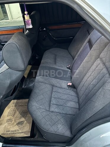Mercedes E 200 1994, 300,000 km - 2.0 l - Gəncə