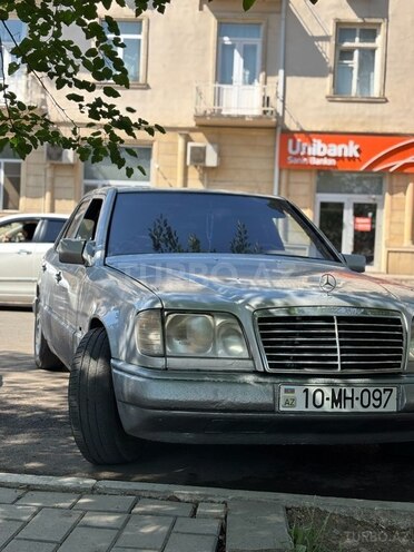 Mercedes E 200 1994, 300,000 km - 2.0 l - Gəncə