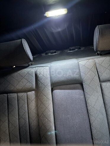 Mercedes E 200 1994, 300,000 km - 2.0 l - Gəncə