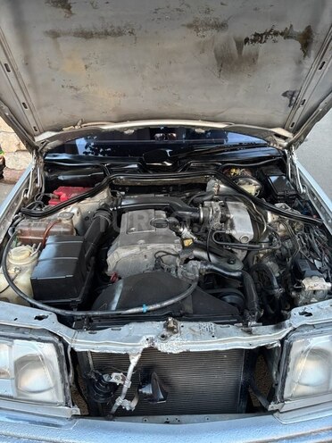 Mercedes E 200 1994, 300,000 km - 2.0 l - Gəncə