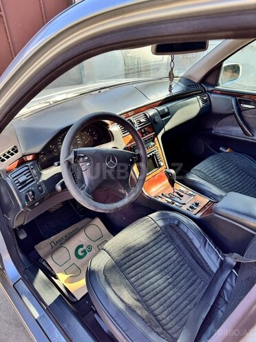 Mercedes E 270 2001, 763,663 km - 2.7 л - Bakı