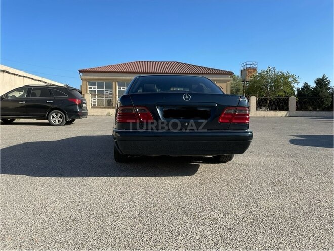 Mercedes E 240 1999, 423,500 km - 2.4 l - Bakı