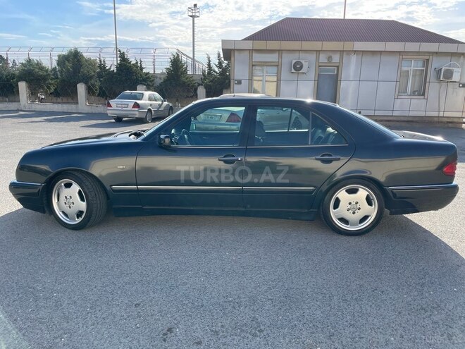 Mercedes E 240 1999, 423,500 km - 2.4 l - Bakı
