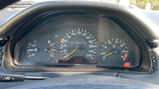 Mercedes E 240 1999, 423,500 km - 2.4 l - Bakı