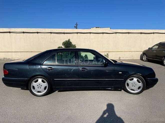 Mercedes E 240 1999, 423,500 km - 2.4 l - Bakı