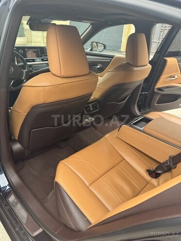Lexus ES 250 2019, 138,000 km - 2.5 л - Bakı