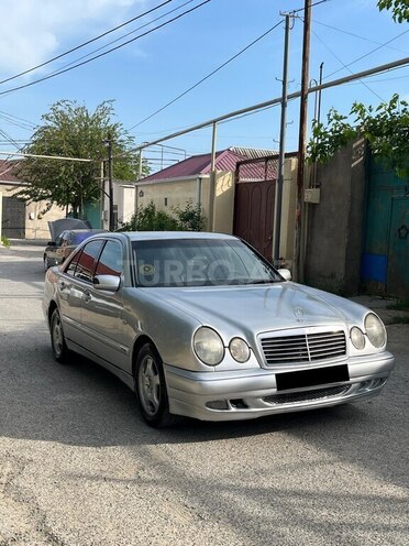 Mercedes E 220 d 1999, 290,000 km - 2.2 л - Bakı