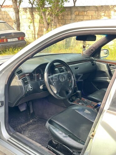 Mercedes E 220 d 1999, 290,000 km - 2.2 л - Bakı