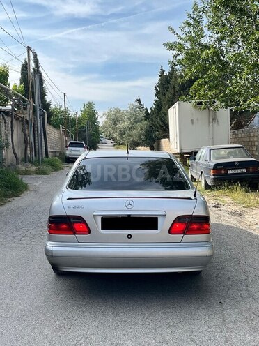 Mercedes E 220 d 1999, 290,000 km - 2.2 л - Bakı