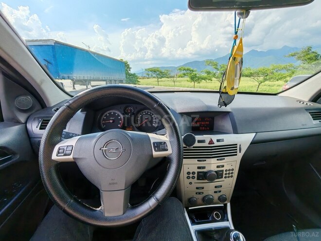 Opel Astra 2007, 228,000 km - 1.4 l - Qax