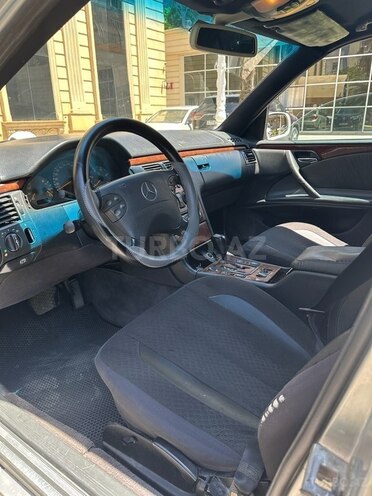 Mercedes E 200 d 1999, 345,000 km - 2.2 l - Bakı
