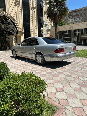 Mercedes E 200 d 1999, 345,000 km - 2.2 l - Bakı