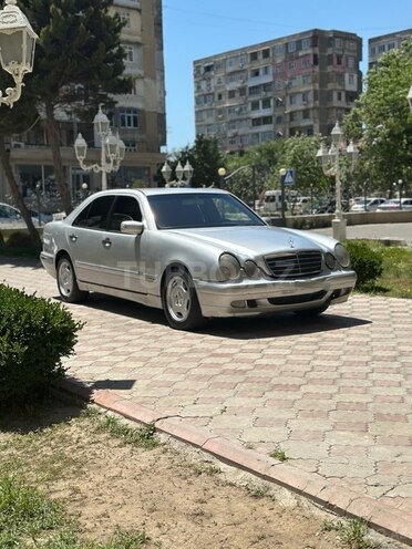 Mercedes E 200 d 1999, 345,000 km - 2.2 l - Bakı