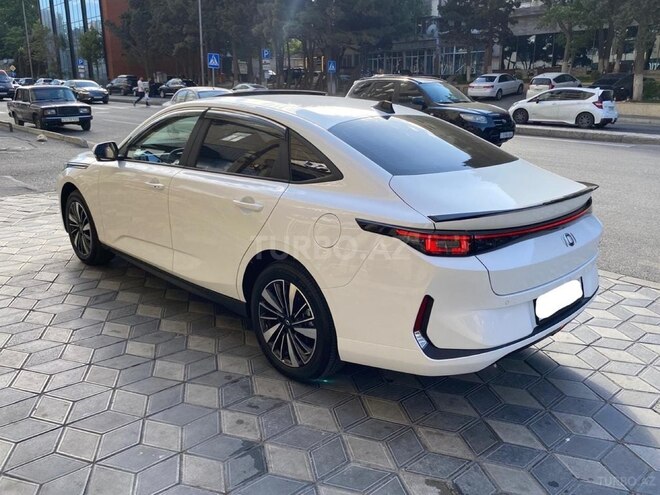 Changan Qiyuan A05 2025, 3,700 km - 1.5 л - Bakı