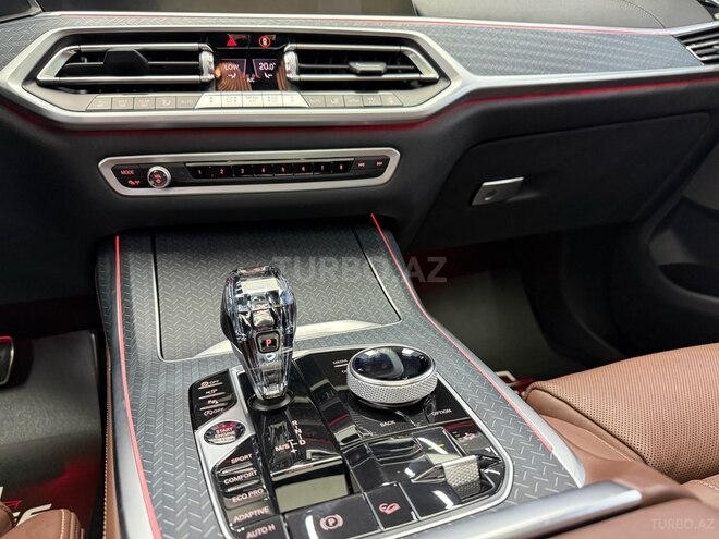 BMW X7-10