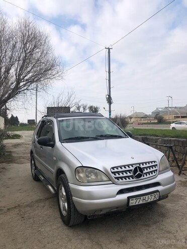 Mercedes ML 270 4MATIC 2000, 453,000 km - 2.7 l - Bakı