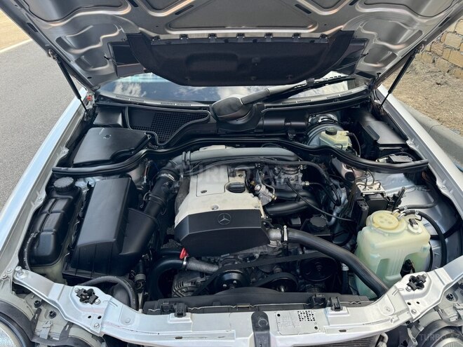 Mercedes E 200 1999, 256,000 km - 2.0 l - Bakı