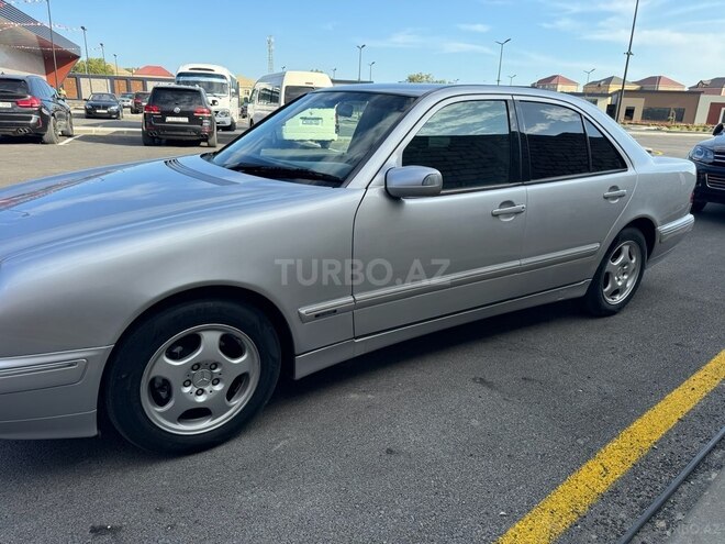 Mercedes E 200 1999, 256,000 km - 2.0 l - Bakı