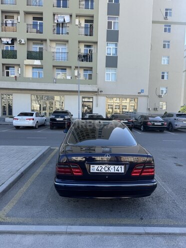 Mercedes E 240 2000, 123,456 km - 2.6 l - Bakı