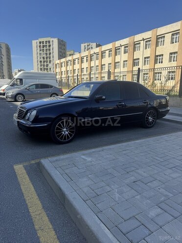 Mercedes E 240 2000, 123,456 km - 2.6 l - Bakı