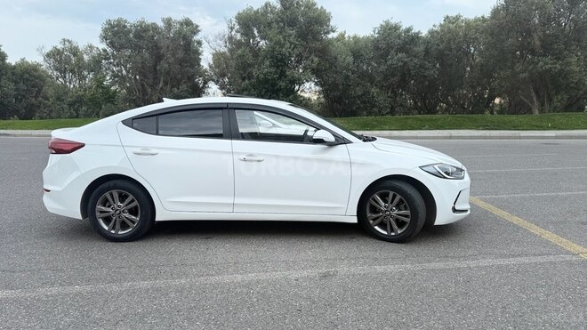 Hyundai Avante 2016, 227,741 km - 1.6 l - Bakı