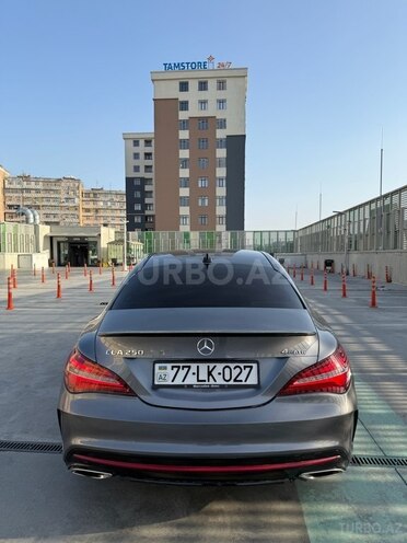 Mercedes CLA 250 4MATIC 2018, 99,300 km - 2.0 l - Bakı