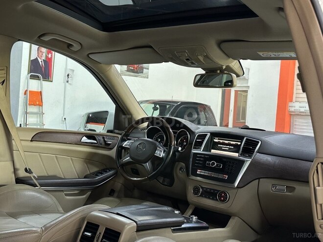 Mercedes GL 500 4MATIC-21
