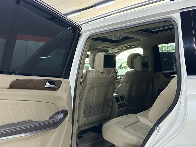 Mercedes GL 500 4MATIC-15