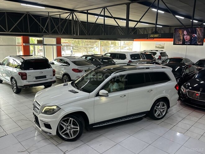 Mercedes GL 500 4MATIC-10