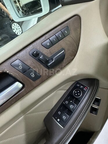 Mercedes GL 500 4MATIC-22