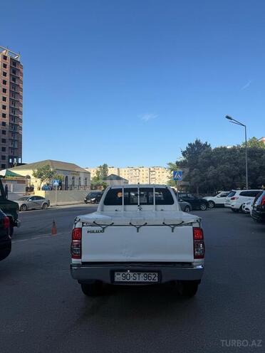 Toyota Hilux 2013, 179,000 km - 2.5 l - Bakı