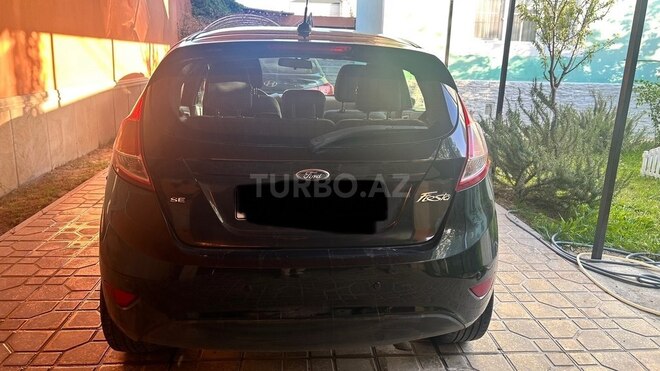 Ford Fiesta 2015, 122,000 km - 1.6 л - Bakı