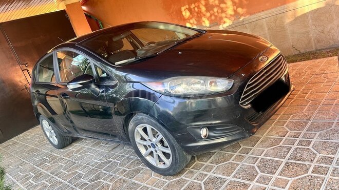 Ford Fiesta 2015, 122,000 km - 1.6 л - Bakı