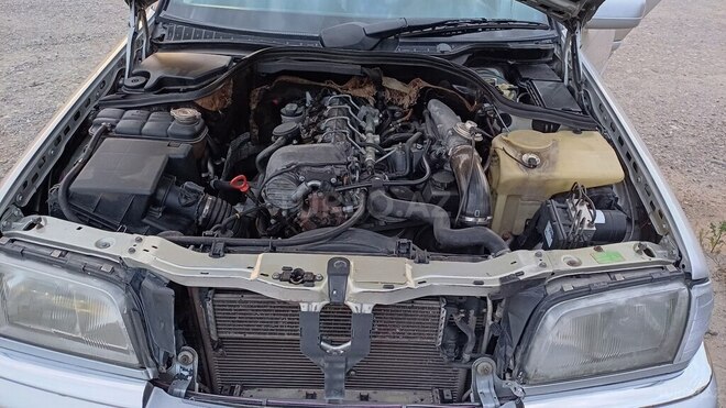 Mercedes C 220 d 1999, 296,321 km - 2.2 l - Bakı