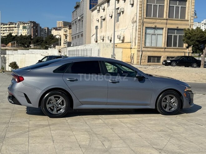 Kia K5-4