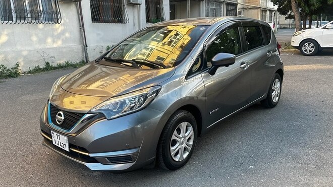 Nissan Note-7